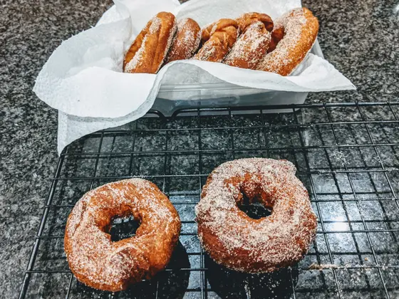 Cover image for Doughnuts