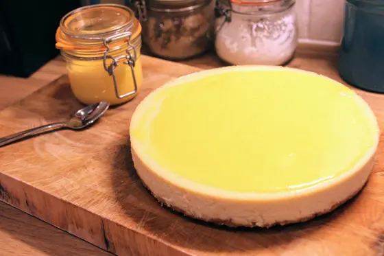 Cover image for Albie's lemon cheesecake