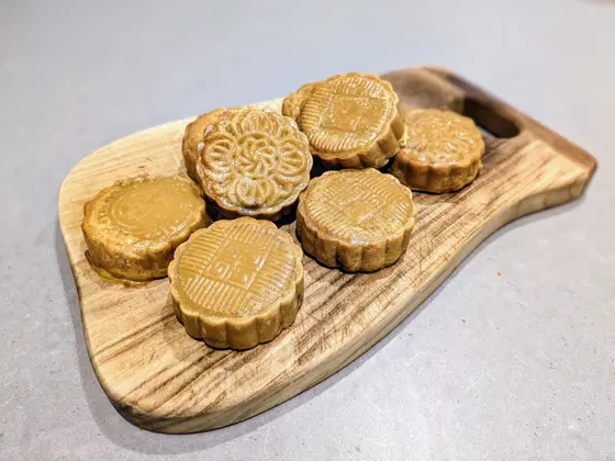 Cover image for Mooncakes